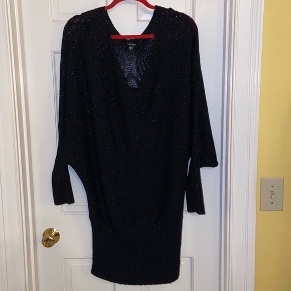 bebe Scope Neck Black & Silver Metallic Surplus LS Sweater Tunic - Picture 1 of 11